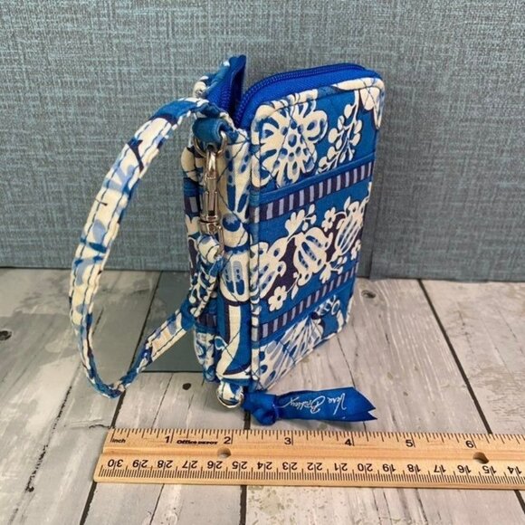 Vera Bradley Small Zippered Wallet in Blue and White - Picture 3 of 4